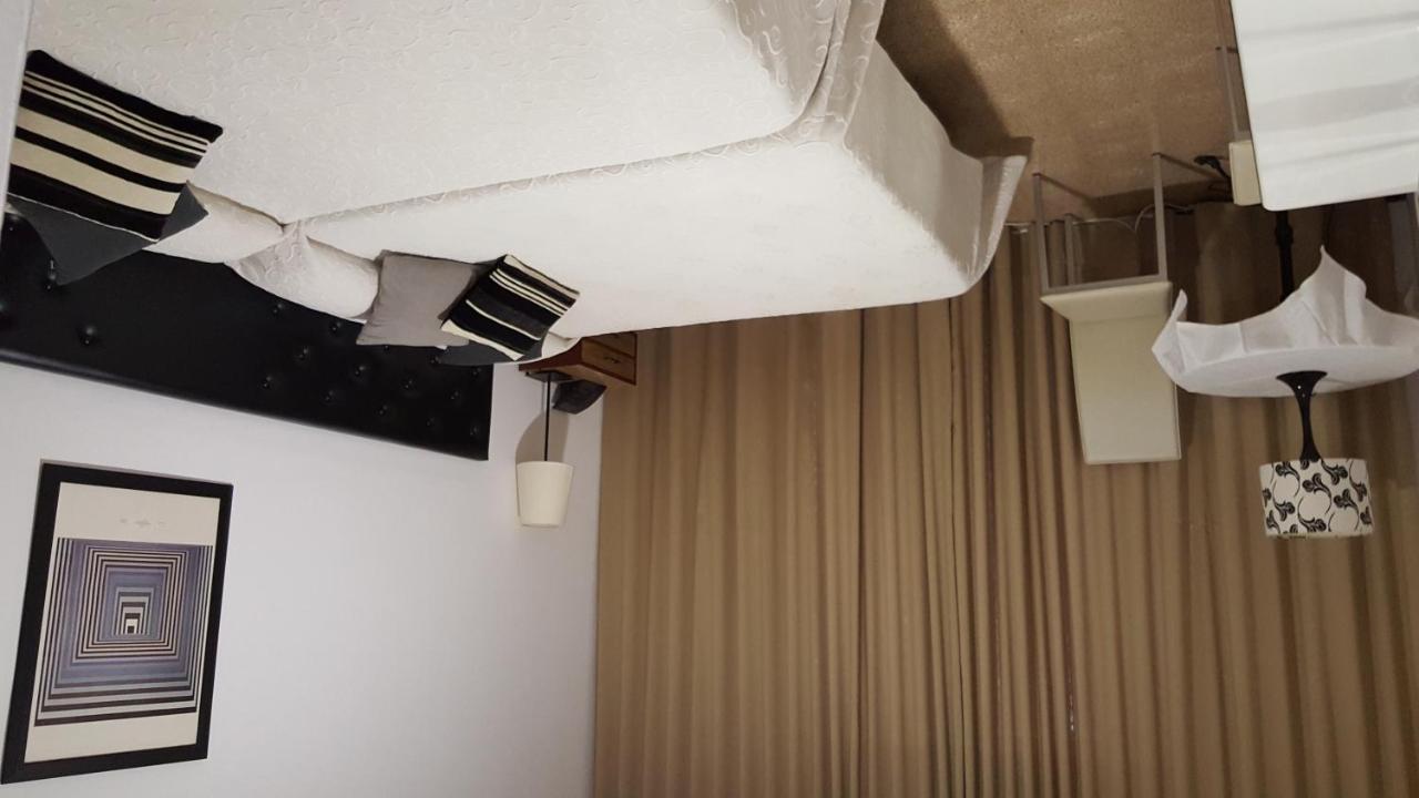 Hostal Residencia Catalina Palamos Exterior photo